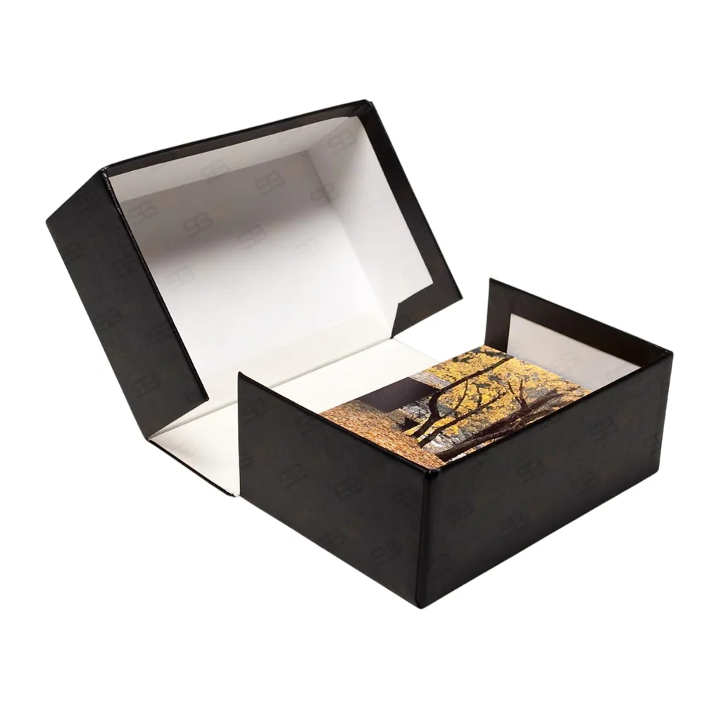 Clamshell-Style-Box4.webp